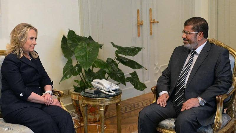 رسائل كلينتون.. لقاءات مكثفة مع الإخوان في مصر أفضت للرئاسة