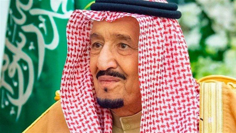 الملك السعودي يحمل حزب الله مسؤولية انفجار مرفأ بيروت..