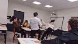 بالفيديو ـ أستاذ يضرب تلاميذه بعنف!