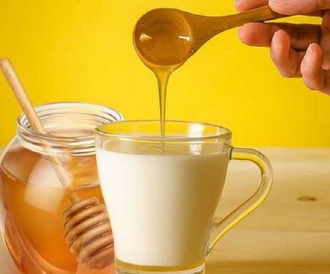 7 فوائد صحية مذهلة لشرب العسل مع الحليب على الريق