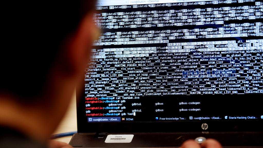 تواصل مع العدو الإسرائيلي فوقع في قبضة شعبة المعلومات