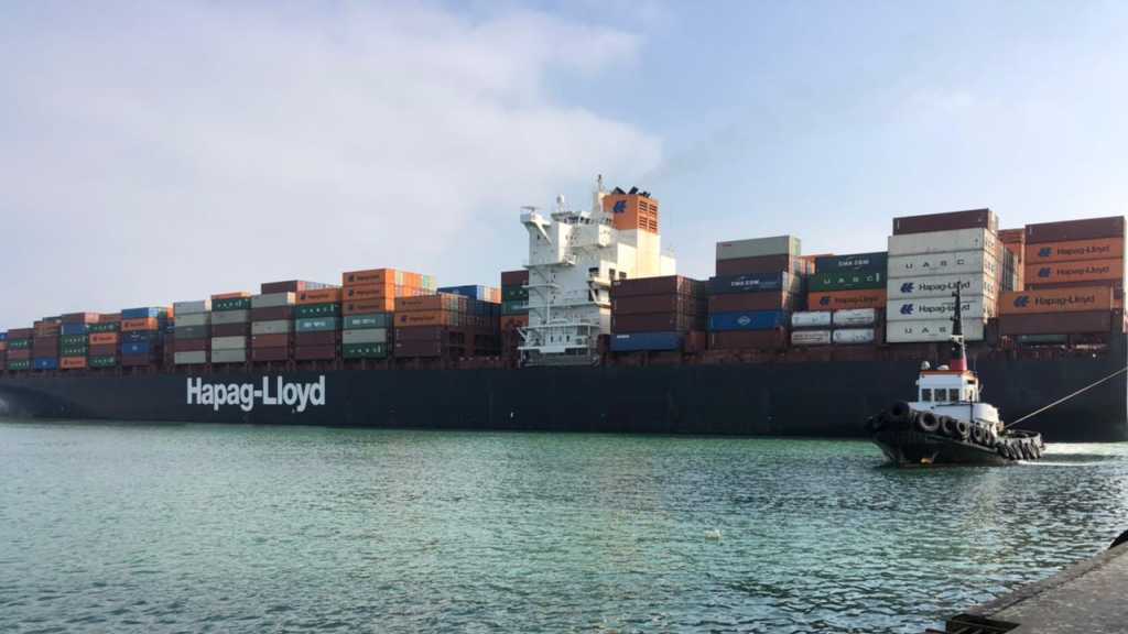  أكبر سفينة حاويات في مرفأ طرابلس منذ إنشائه