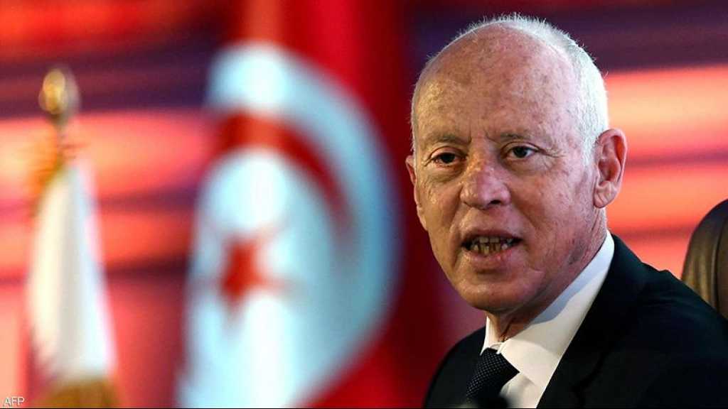 الرئيس التونسي يتولى السلطة التنفيذية.. ومعارضوه يتهمونه بالـ 