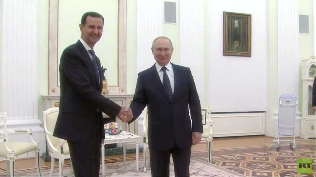 لحظة استقبال الرئيس الروسي فلاديمير بوتين للرئيس السوري بشار الأسد في الكرملين (فيديو)