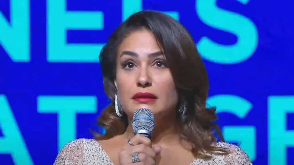 فيديو هند صبري تبكي وتتذكر بداياتها مع الراحلة مفيدة التلاتي بمهرجان قرطاج: