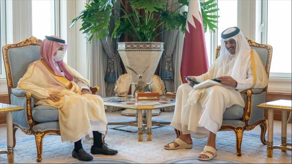 خادم الحرمين الشريفين يوجِّه رسائل إلى قادة دول الخليج