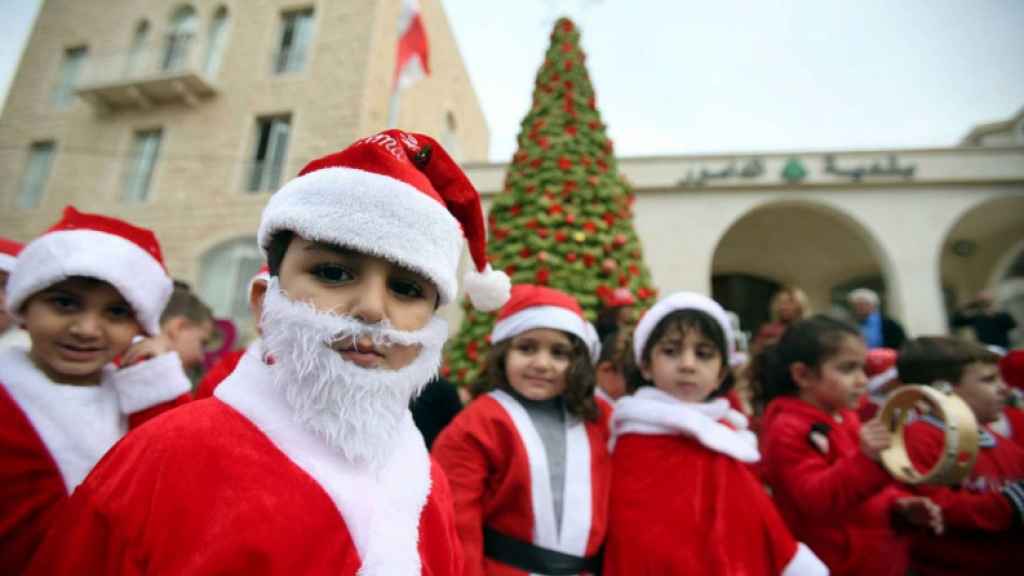 بابا نويل يغيب عن أطفال لبنان