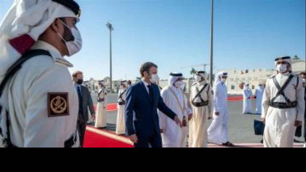 الروس 