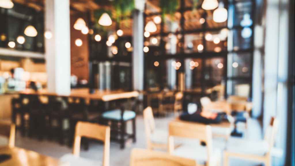 أصحاب المطاعم يبحثون عن سبل وقائية من كورونا خلال فترة الأعياد