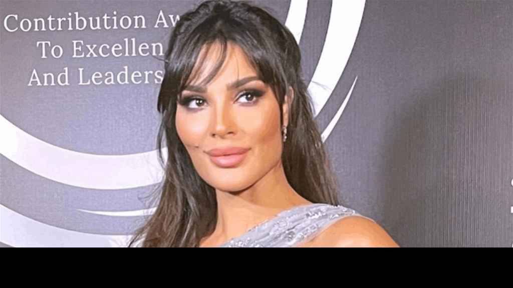 أناقة نادين نجيم في دبي... إطلالة مميزة من توقيع المصمم العالمي زهير مراد (صور)