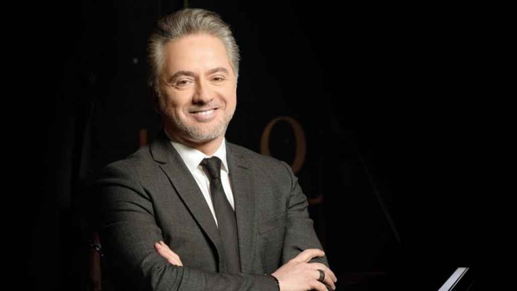 مروان خوري يفاجئ الجمهور بموقفه من التكريم ويكشف عن صفات شريكة حياته !
