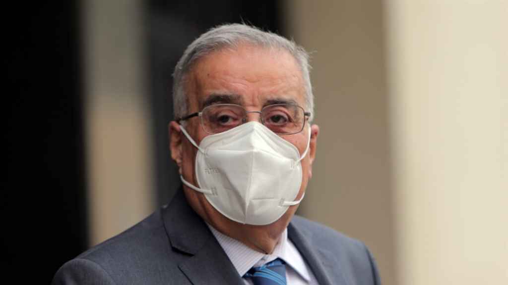 بوحبيب يهدد بإقفال الخارجية والسفارات