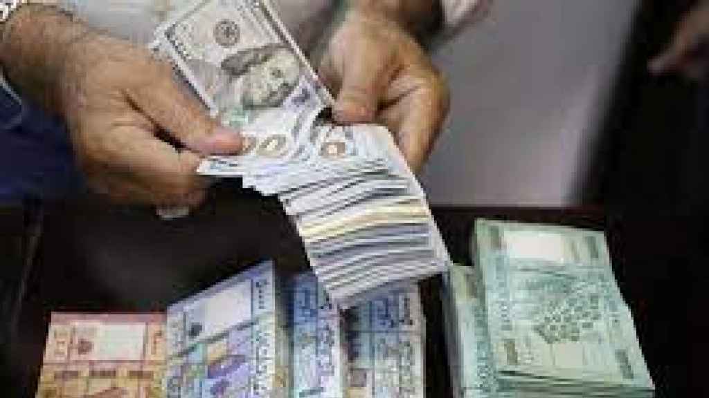 قوى سياسية سحبت 23 مليون دولار من الأسواق في الأسبوعين الماضيين