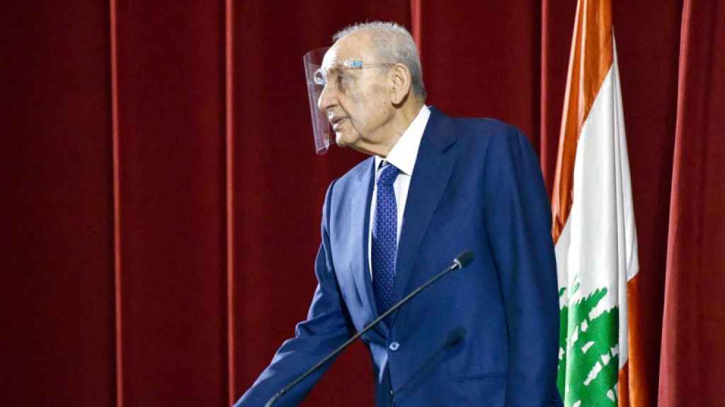 العرب اللندنية: بري في ثوب المسيح: مستعد للصعود مشياً على الأقدام إلى قصر بعبدا لإيجاد حل