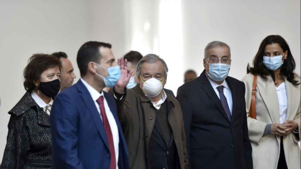 غوتيريس في حديقة الذئاب