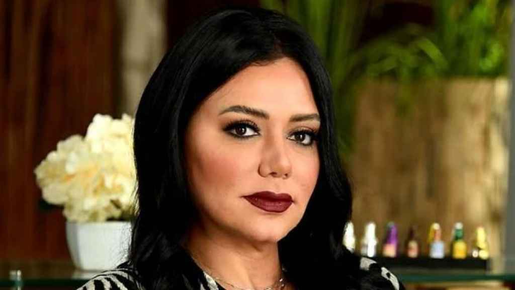 رانيا يوسف: بحب ألبس مايوهات وأصحابي بيحقدوا عليا