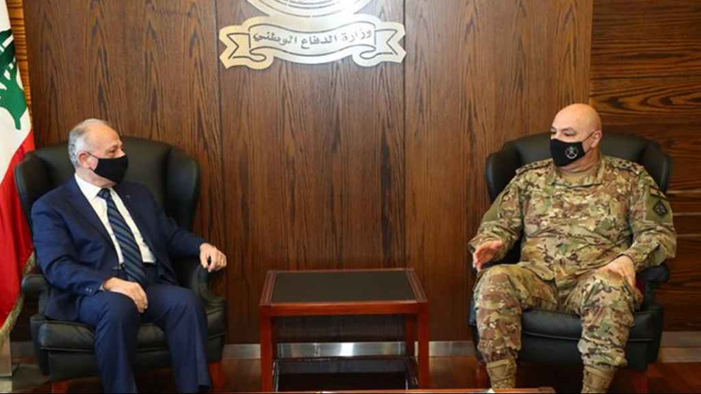 وزير الدفاع يلتقي قائد الجيش على رأس وفد المجلس العسكري