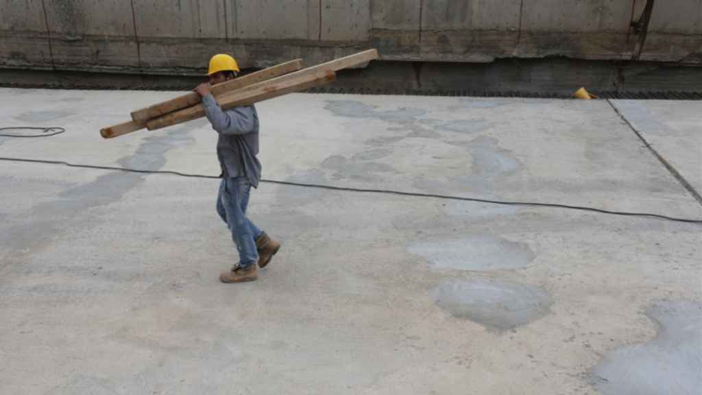 متعهدو الجمهورية يتوقفون عن العمل: حقوق على الدولة أم ابتزاز؟