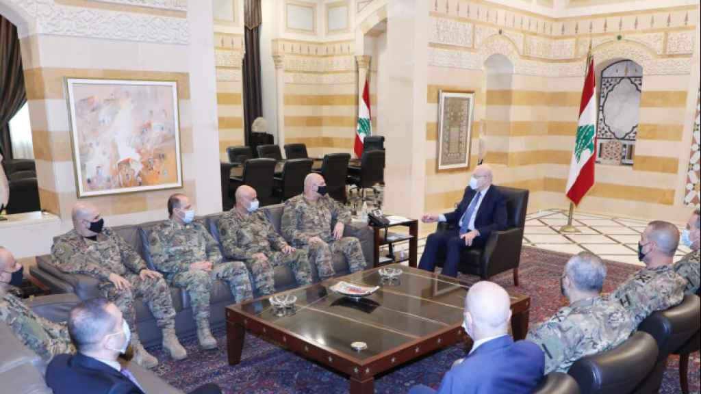 الانقسام السياسي يدفع الى الاستثمار الانــتخابي... والدولار يرتفع بهلوانياً