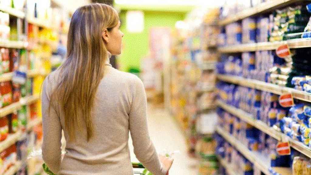 بعد جنون الدولار… كيف ستُسعّر المواد الغذائية؟ 