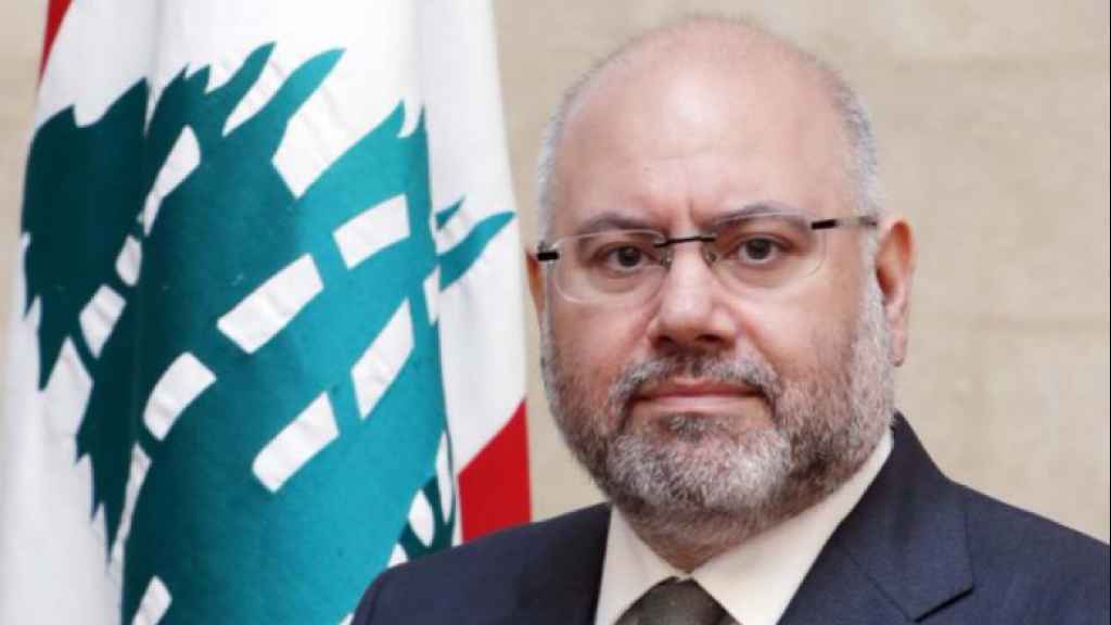 الأبيض: موجة أوميكرون تتحول إلى تسونامي!
