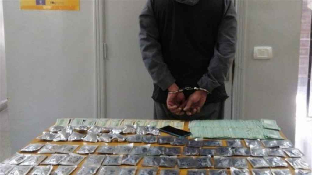 'ناطور' ومروّج مخدّرات في آنٍ معاً...