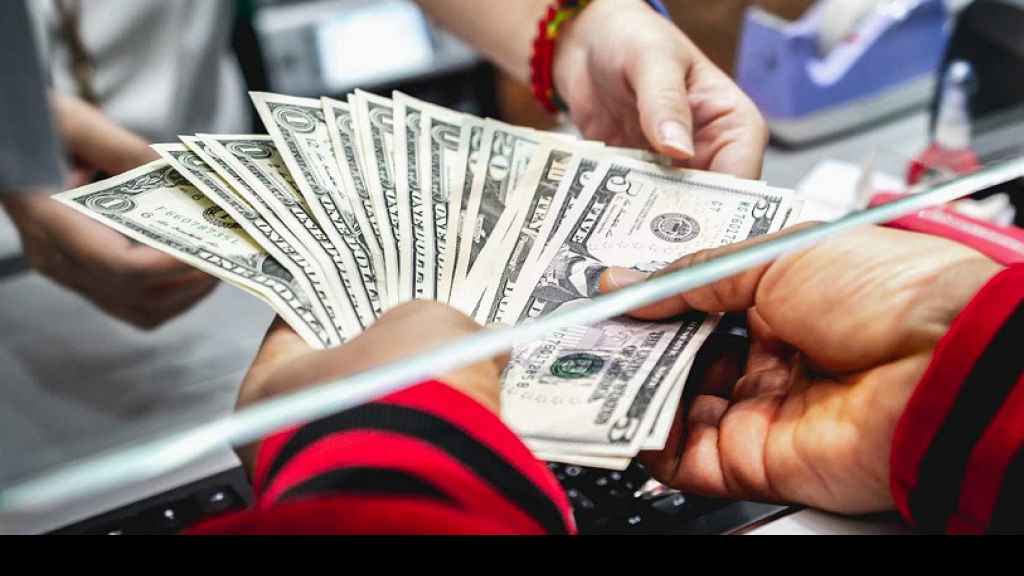 المودعون على موعد مع زمن الخسائر الفادحة