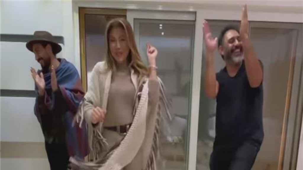 نوال الزغبي تشعل 