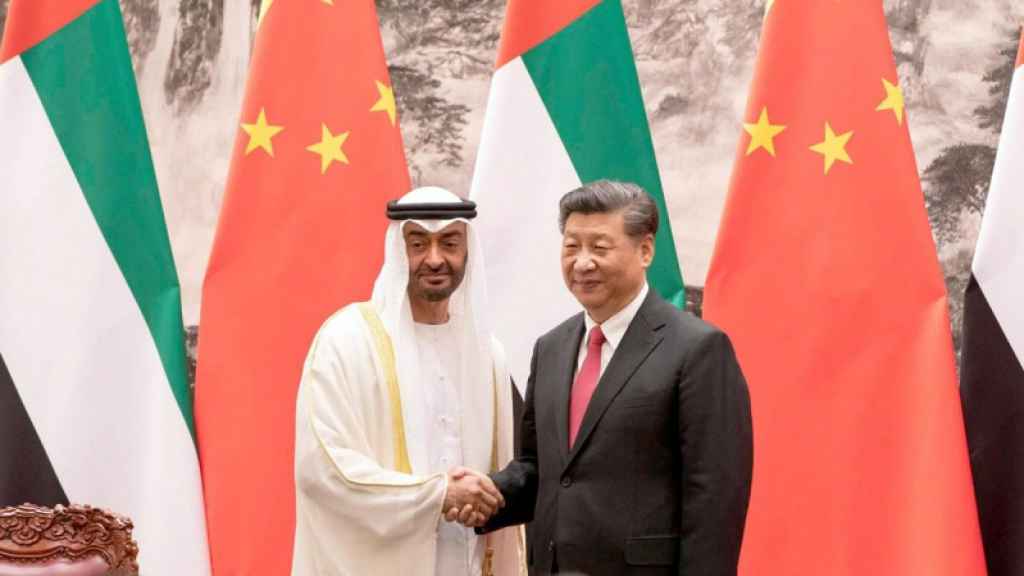 سور الصين العظيم يُلقي بظلاله على منطقة الشرق الأوسط
