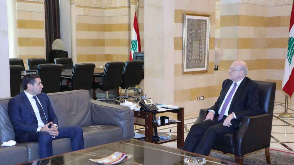 معلوف بحث وميقاتي موضوع قرب امتلاء مطمر الجديدة. 
