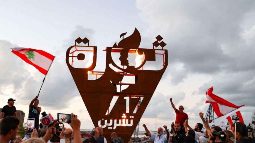 من يُلهِم الثورة في لبنان؟