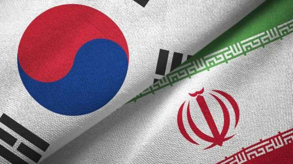 مباحثات إيرانية كورية حول أموال طهران المجمدة لدى سيول