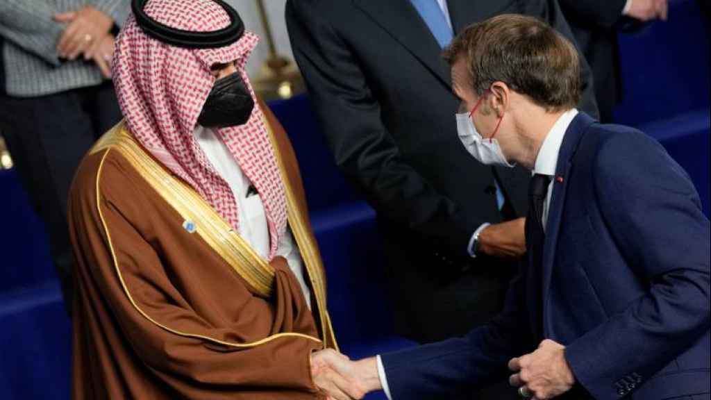 ماكرون يطالب رئيسي بوقف حملات حزب الله على الخليج