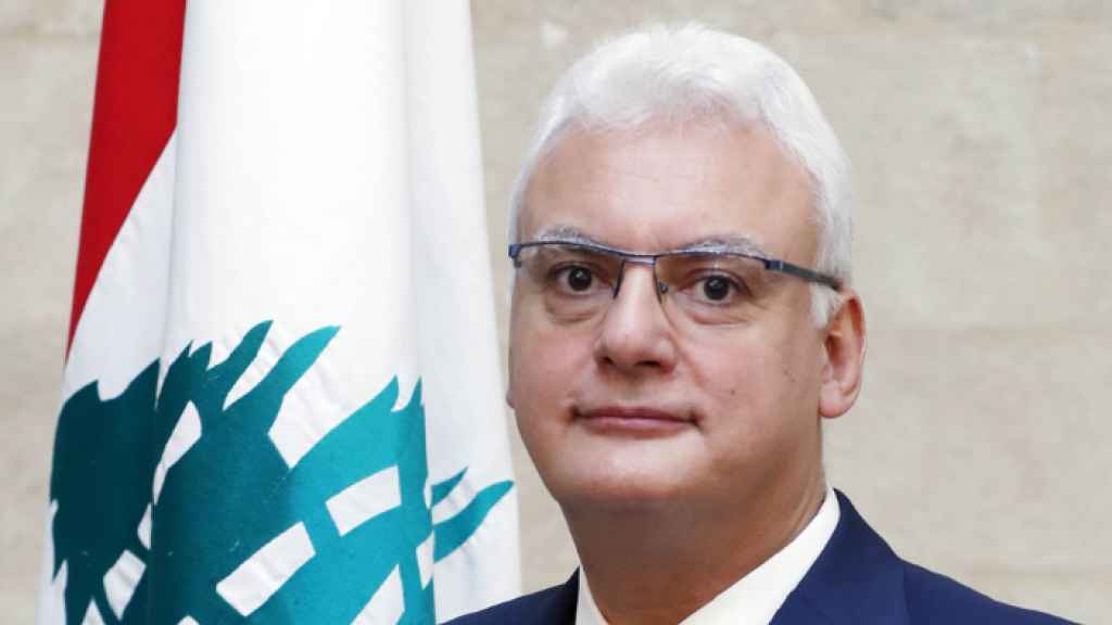 قرم عرض رفع سعر التعرفة في مجلس الوزراء...هل يتخلى اللبنانيون عن هواتفهم؟