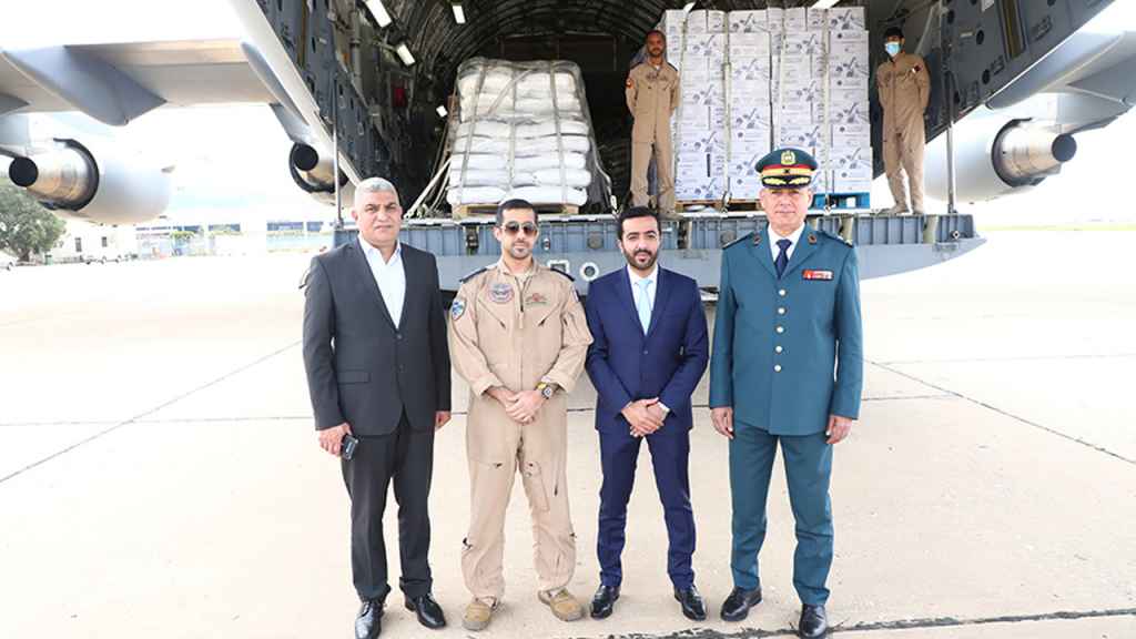 الجيش يتسلم مواد غذائية مقدمة من دولة قطر