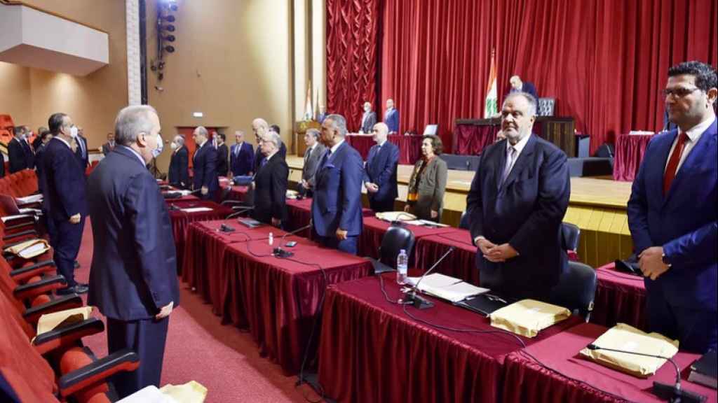 جلسة التسويات: إنهاء عهد الوكالات الحصرية وتمديد رفع السرية المصرفية