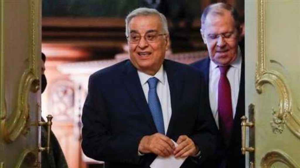 لبنان الرسمي يبيع المواقف في السوق الأوكراني.. وزير الخارجية: 