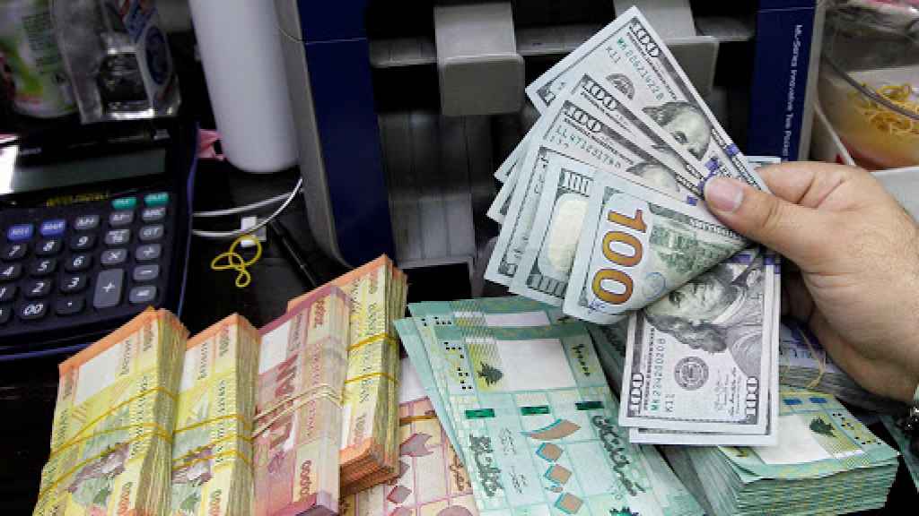 بلغ سعر الدولار في لبنان ، لدى السوق الموازية غير الرسمية (السوداء) نحو 20,625 – 20,700 ليرة لكل دولار اميركي