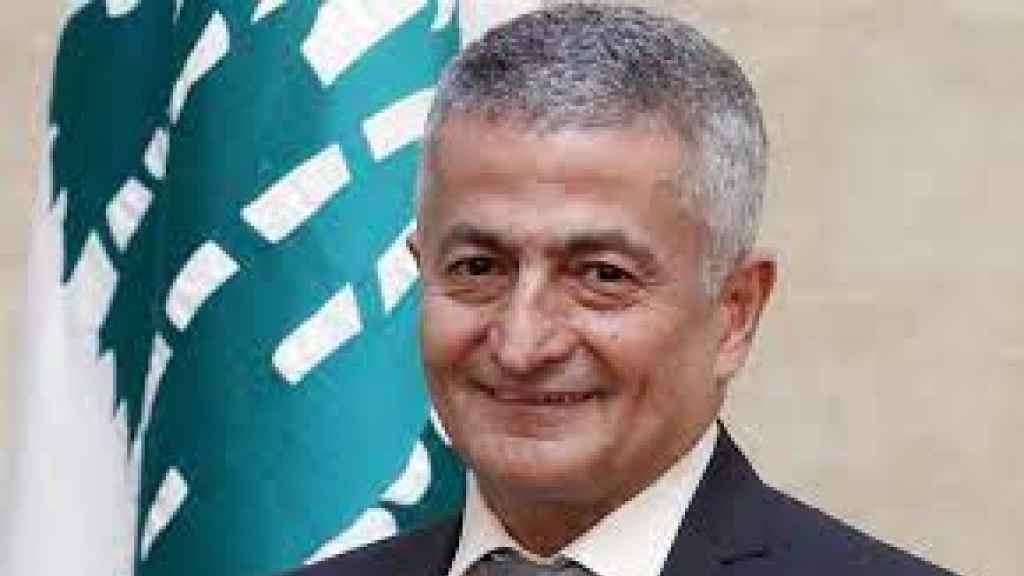 «حكومة الانهيار»: إعفاءات ضريبيّة لكبار المتموّلين!