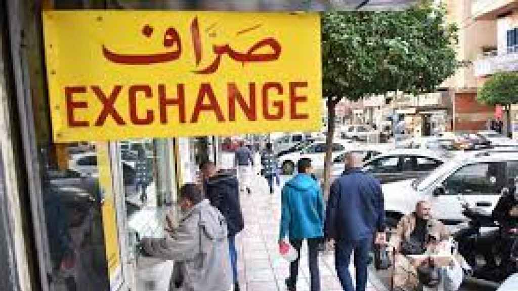 الدولار يستأنف صعوده بعدما 