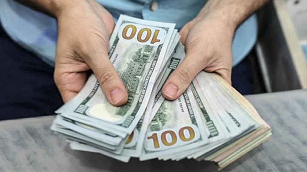 إرتفاع سعر صرف الدولار ليصل الى 23100 في السوق السوداء