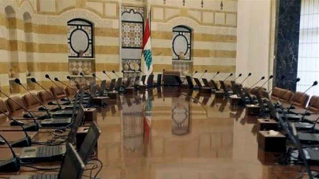من يدفع البلد الى «التصحُّر» المالي؟ ولماذا؟