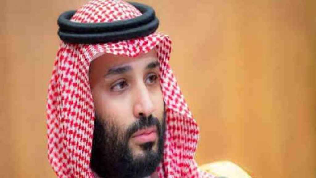 هل من السّهل على الأمير بن سلمان مُواصلة عِناد أمريكا وأوروبا وإعادتهم لعُصور “رُكوب الخيل” وماذا عن وصف السعوديين المُوافقة على زيادة إنتاج النفط “خيانة للوطن” وهل استخدامه “اليوان الصيني” بهذه البساطة ولماذا تحرّك بنكه المركزي وفقاً لنظيره الأمريكي في حين سارعت الخارجيّة السعوديّة نفي تطلّعها لزيارة بلينكن؟