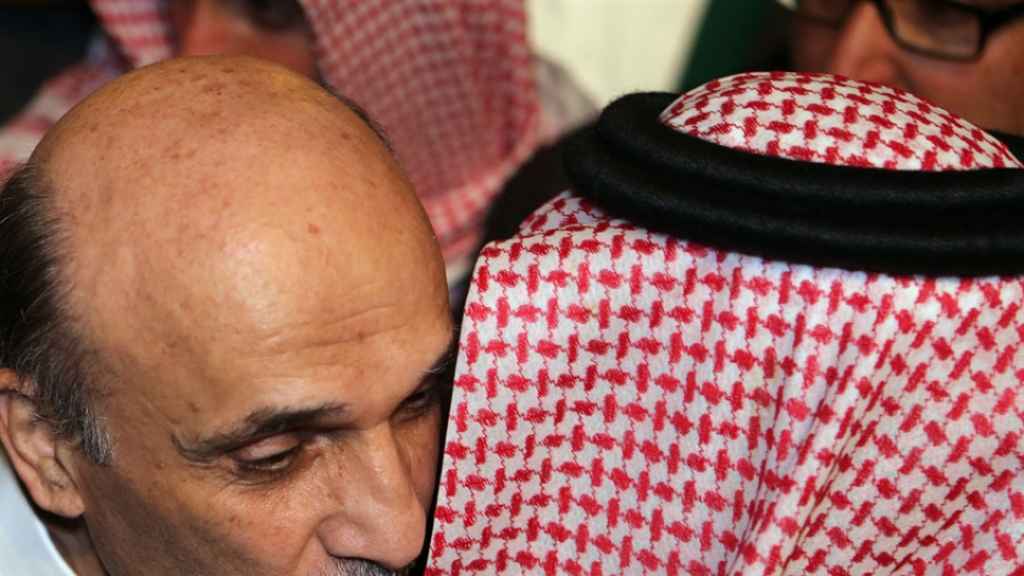 لقاء سياسي ــــ دبلوماسي ــــ أمني فرنسي ــــ سعودي... ووفود عربية في بيروت: الخليج يعود إلى لبنان: تهدئة تمهّد لتسوية أم معركة كسر عظم؟