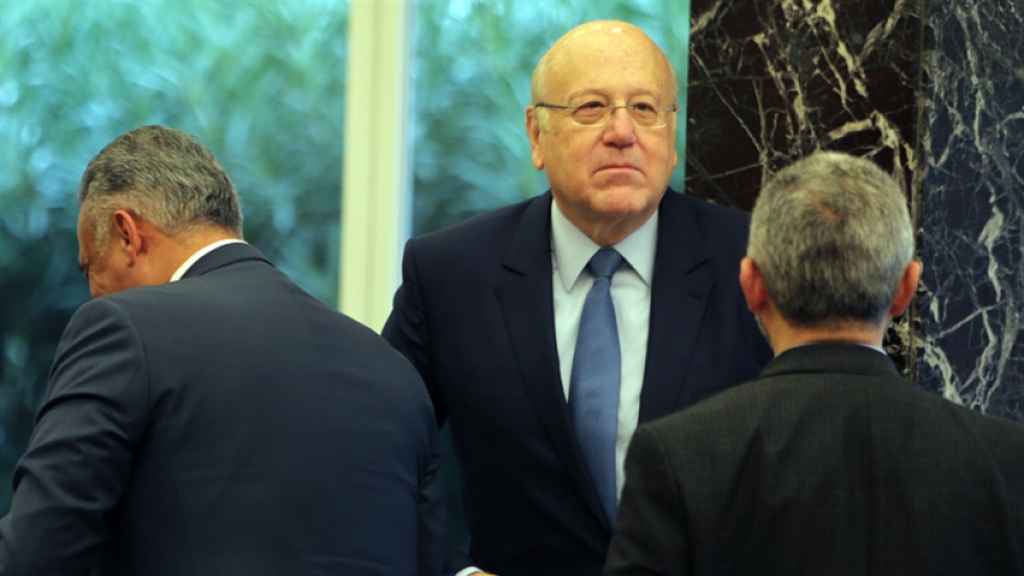 «حزب المصرف» نحو صفقة مع «حزب المرفأ»: إطاحة عبّود وعويدات؟