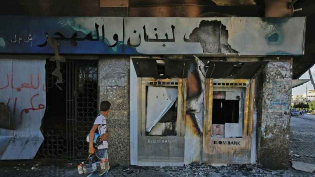 لبنان.. ما الدافع وراء الإجراءات القضائية الأخيرة ضد البنوك؟