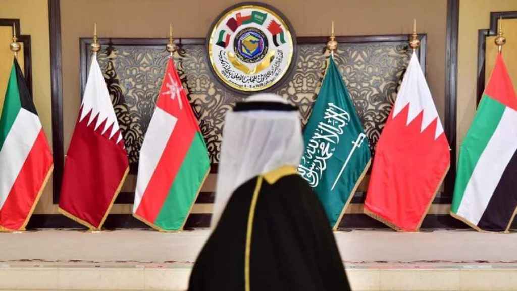 تطور ديبلوماسيّ لافت... وحركة خليجية