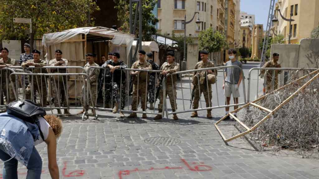 ماذا خلف محاولة تحميل المودعين خسائر بعشرات المليارات؟