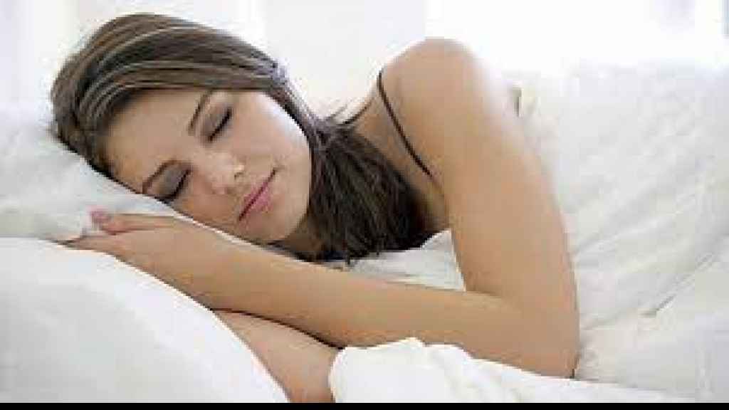 دراسة جديدة تنسف قاعدة ” الجسم بحاجة إلى 8 ساعات من النوم”