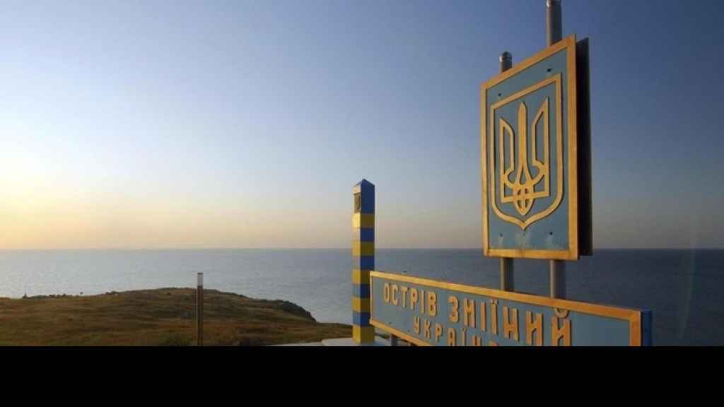 روسيا: الهجوم على جزيرة زميني صدر عن زيلينسكي بنصيحة من مستشارين بريطانيين